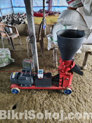 হাঁস মুরগির ফিড তৈরির মেশিন